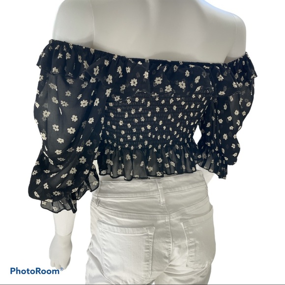 $10 SALE Whyte Valentine Smocked Crop Top Size 4 (US) - Picture 2 of 9